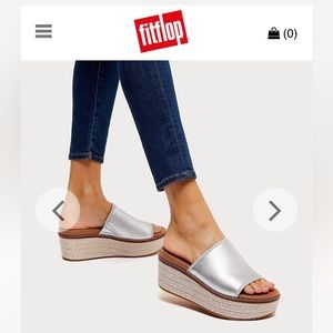 New in box Fitflop Eloise Mixed Metallics Slides Silver, Size 7